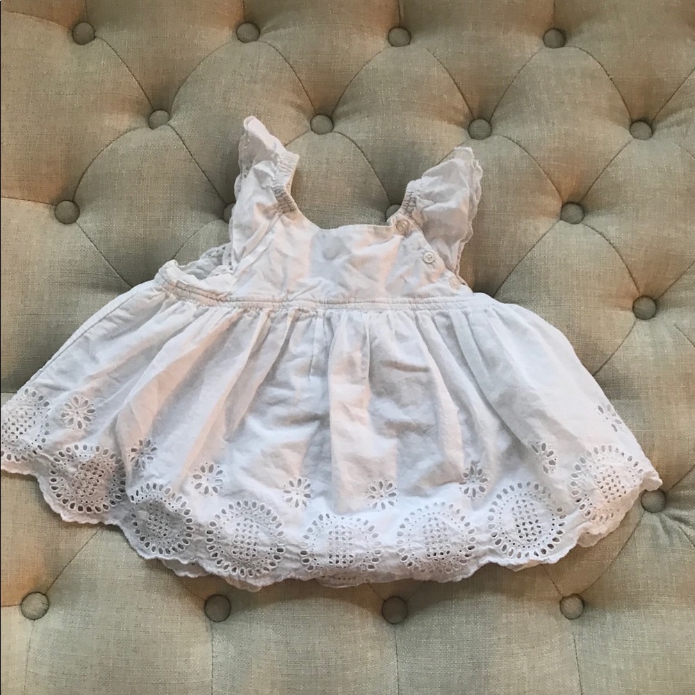 Gap girls 3t white eyelet flutter top